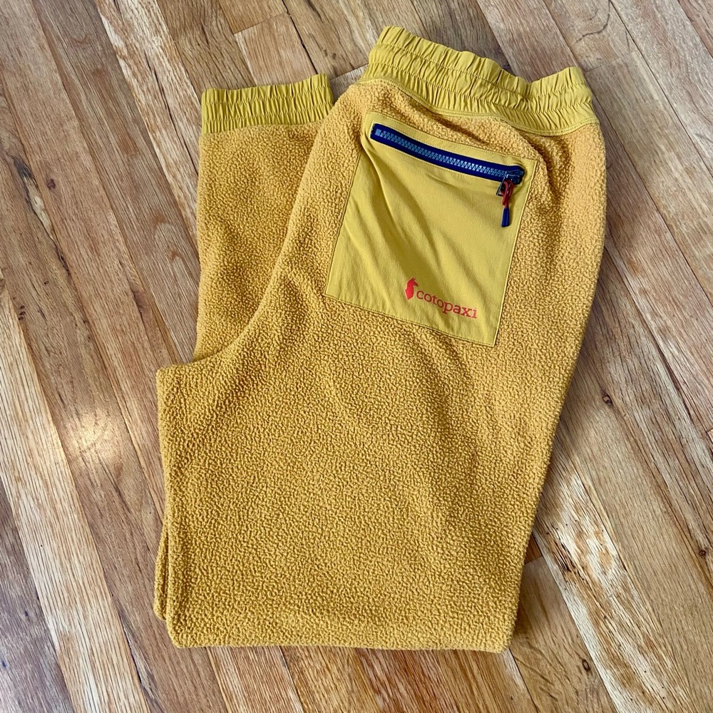 Cotopaxi Abrazo Fleece Jogger Tan and Yellow
